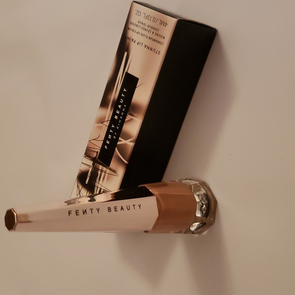 Fenty Beauty stunning lip paint in Unbutton